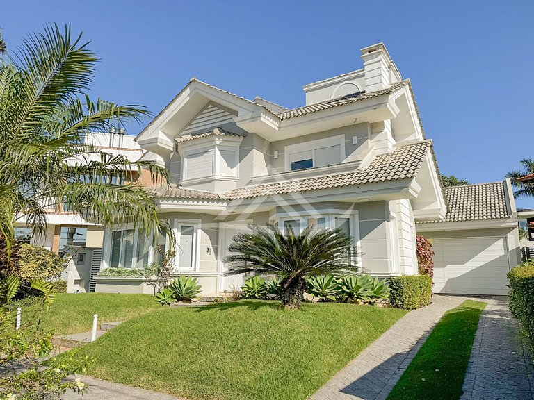 Casa com Piscina 4 Quartos em Jurerê Internacional