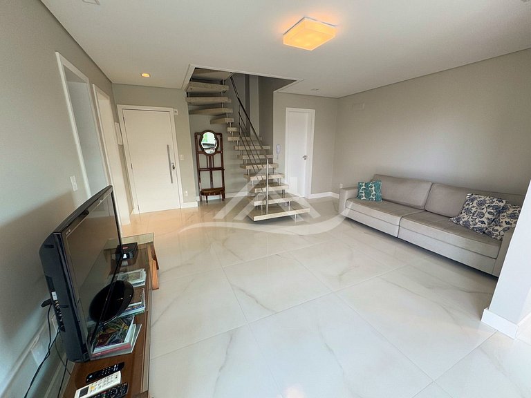 Duplex Penthouse with Private Pool in Jurerê