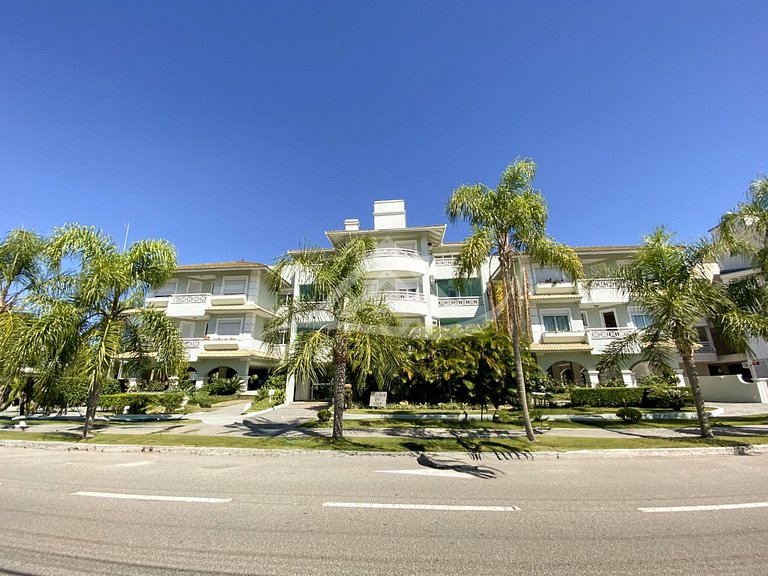 3 Dorms. Jurere Internacional Próximo a Praia