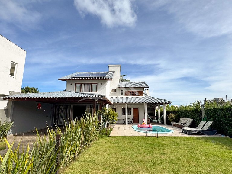 Casa 3 Dorms. Lazer Conforto Jurere Florianópolis