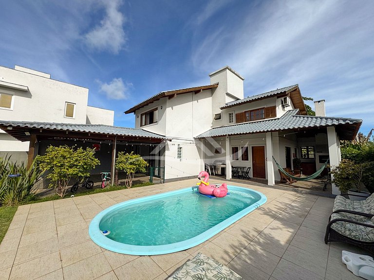 Casa 3 Dorms. Lazer Conforto Jurere Florianópolis