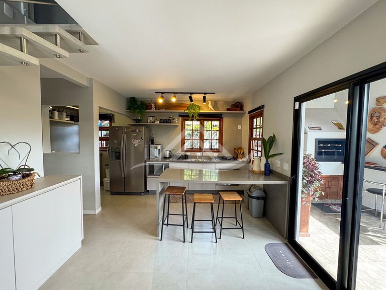 Casa 3 Dorms. Lazer Conforto Jurere Florianópolis