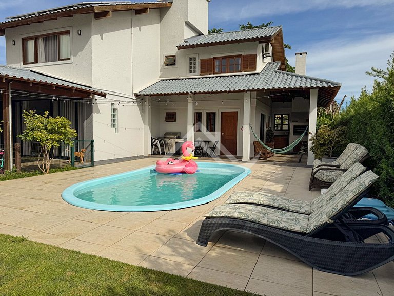 Casa 3 Dorms. Lazer Conforto Jurere Florianópolis