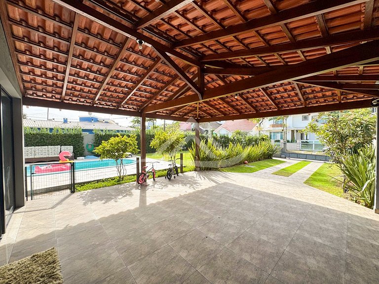 Casa 3 Dorms. Lazer Conforto Jurere Florianópolis