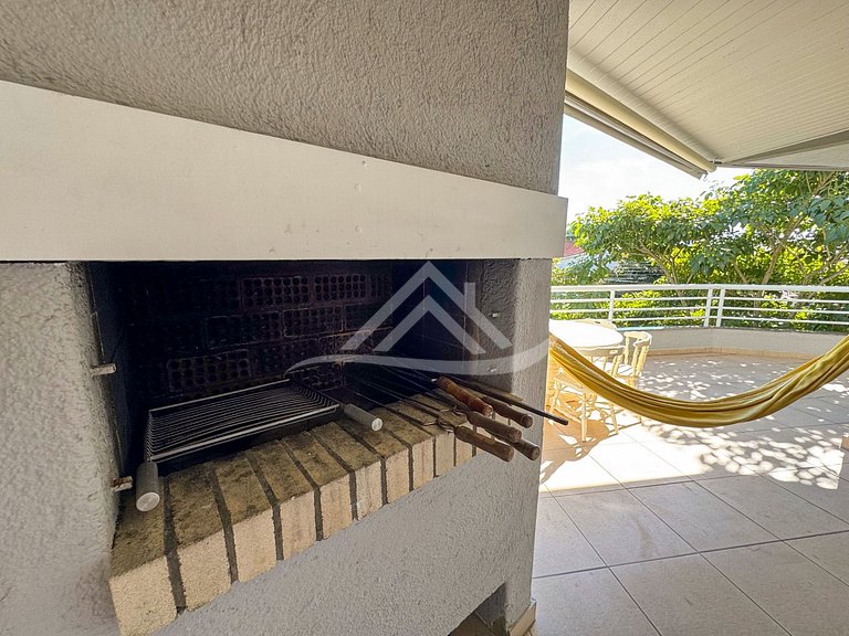 3 bedrooms and a large balcony in Jurerê Internacional