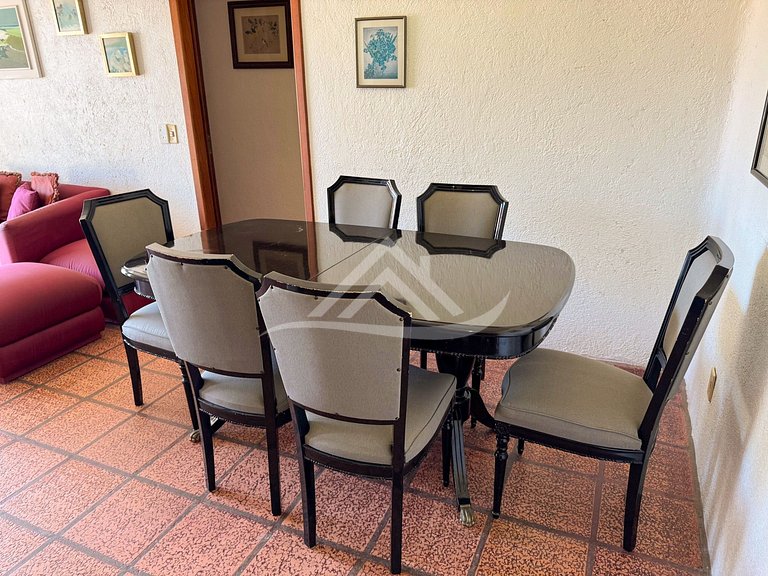 3 quartos e sacada ampla em Jurerê Internacional
