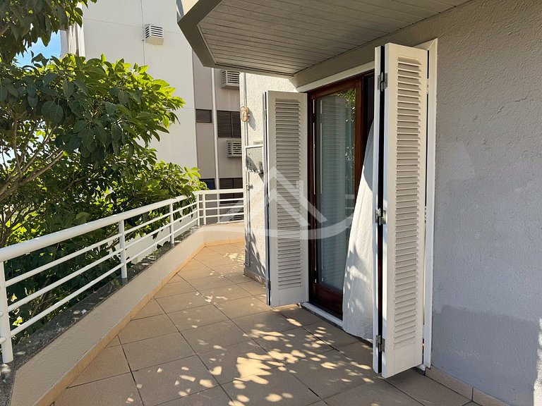 3 bedrooms and a large balcony in Jurerê Internacional