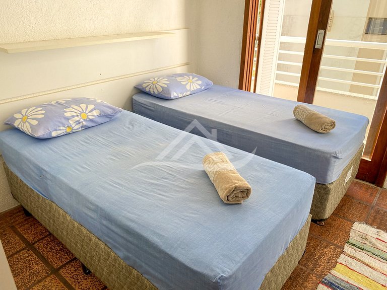 3 quartos e sacada ampla em Jurerê Internacional