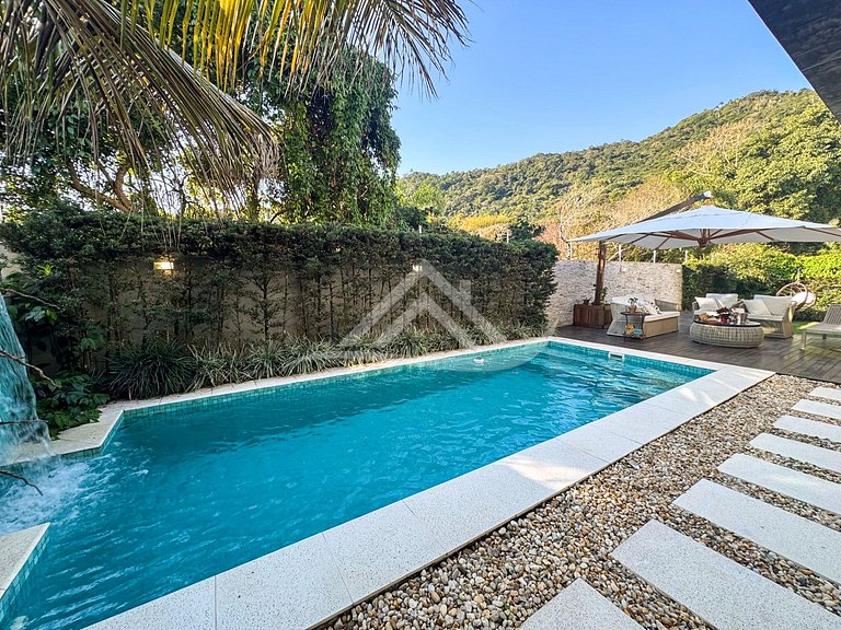 4 Suítes Condomínio Fechado Praia da Cachoeira