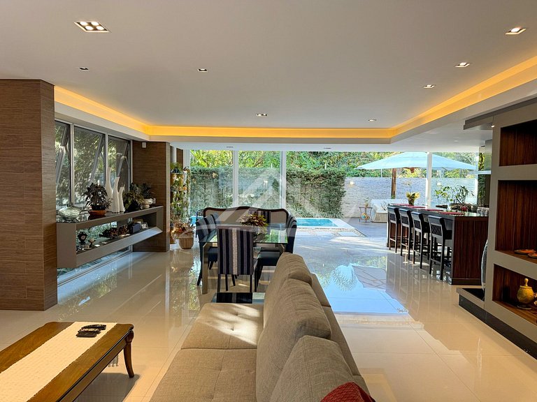 4 Suítes Condomínio Fechado Praia da Cachoeira