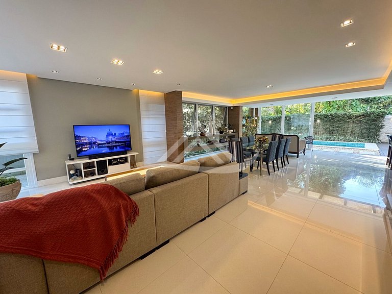 4 Suítes Condomínio Fechado Praia da Cachoeira