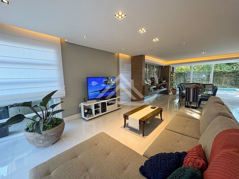 4 Suítes Condomínio Fechado Praia da Cachoeira