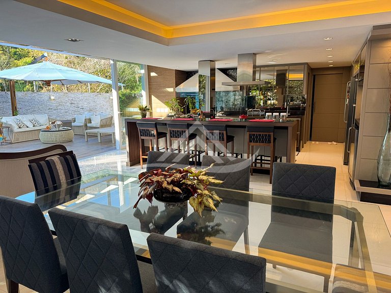 4 Suítes Condomínio Fechado Praia da Cachoeira