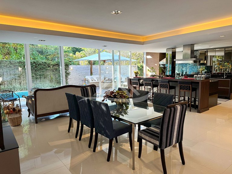 4 Suítes Condomínio Fechado Praia da Cachoeira