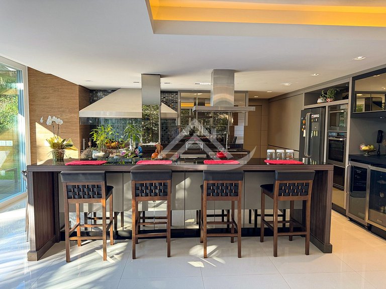 4 Suítes Condomínio Fechado Praia da Cachoeira