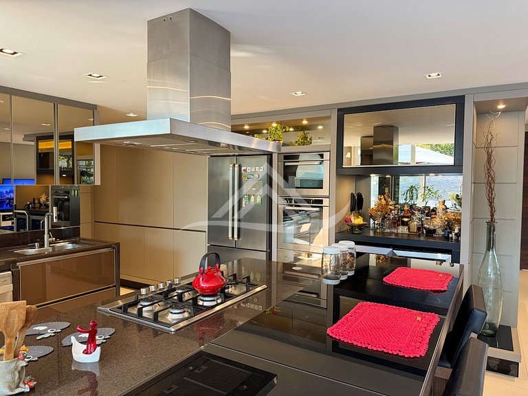 4 Suítes Condomínio Fechado Praia da Cachoeira