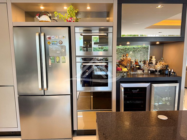 4 Suítes Condomínio Fechado Praia da Cachoeira