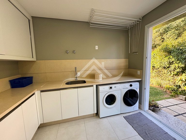 4 Suítes Condomínio Fechado Praia da Cachoeira