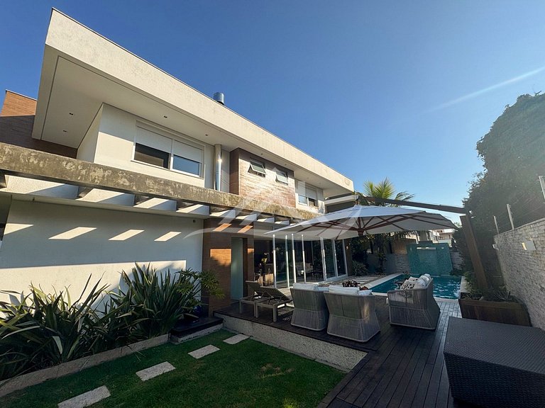 4 Suítes Condomínio Fechado Praia da Cachoeira