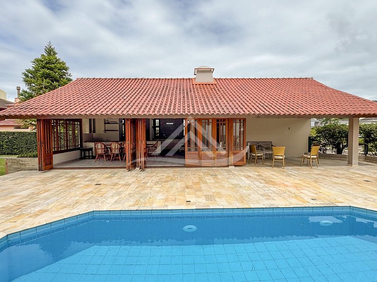 Mansão 1.000m² 200m da Praia Jurere Internacional