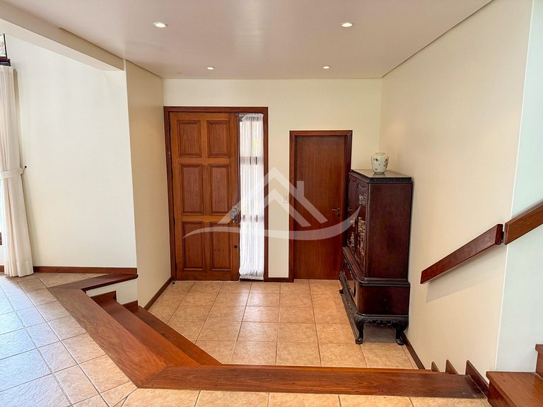 Mansão 1.000m² 200m da Praia Jurere Internacional