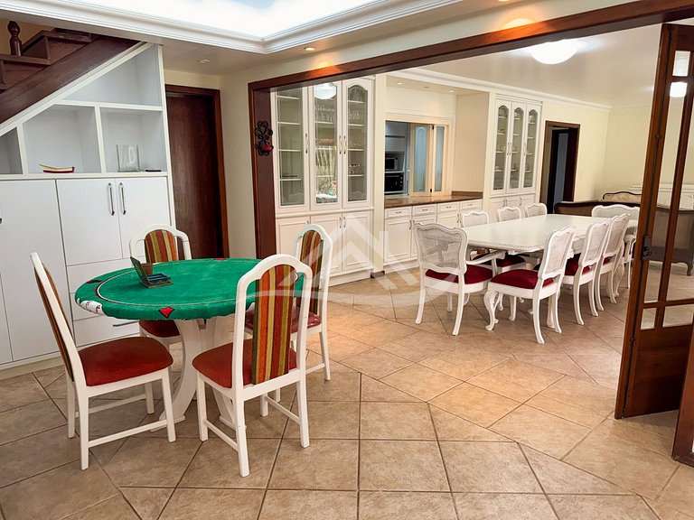 Mansão 1.000m² 200m da Praia Jurere Internacional