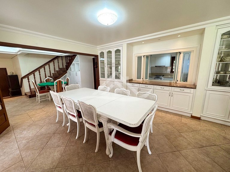 Mansão 1.000m² 200m da Praia Jurere Internacional