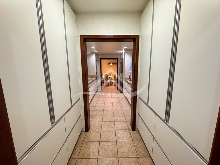 Mansão 1.000m² 200m da Praia Jurere Internacional