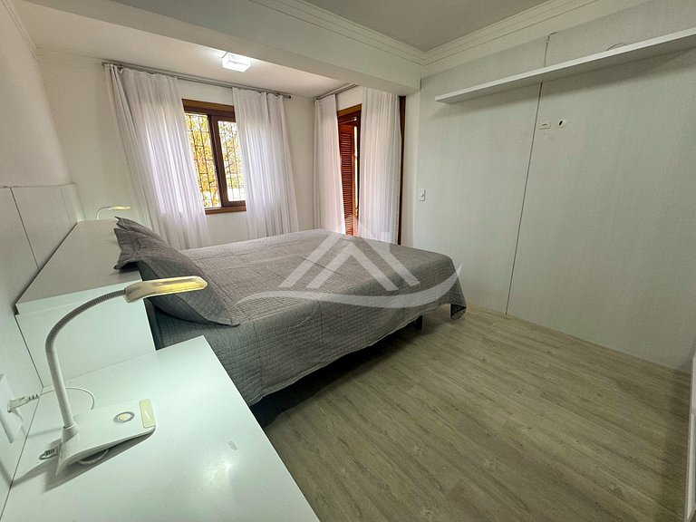 Mansão 1.000m² 200m da Praia Jurere Internacional