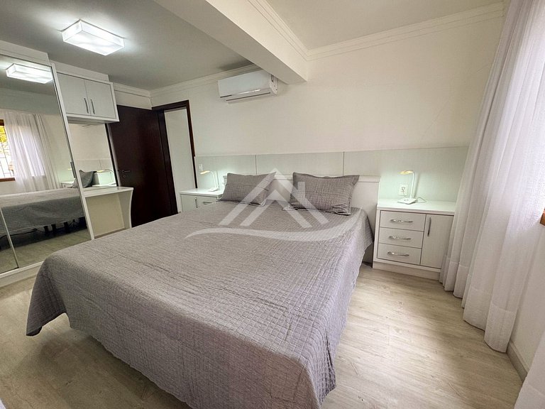 Mansão 1.000m² 200m da Praia Jurere Internacional