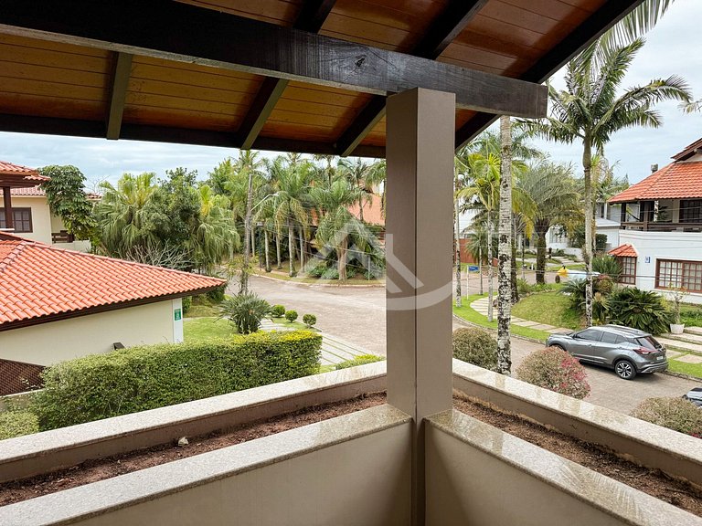 Mansão 1.000m² 200m da Praia Jurere Internacional