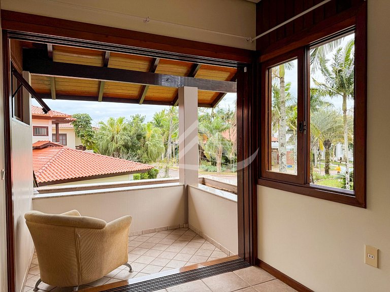 Mansão 1.000m² 200m da Praia Jurere Internacional