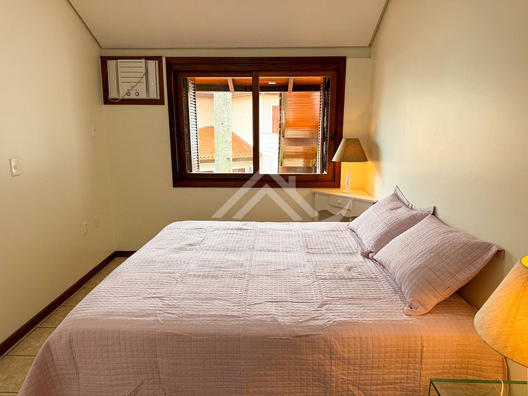 Mansão 1.000m² 200m da Praia Jurere Internacional