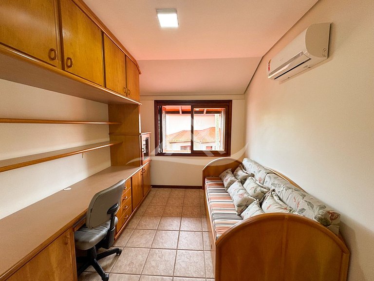 Mansão 1.000m² 200m da Praia Jurere Internacional