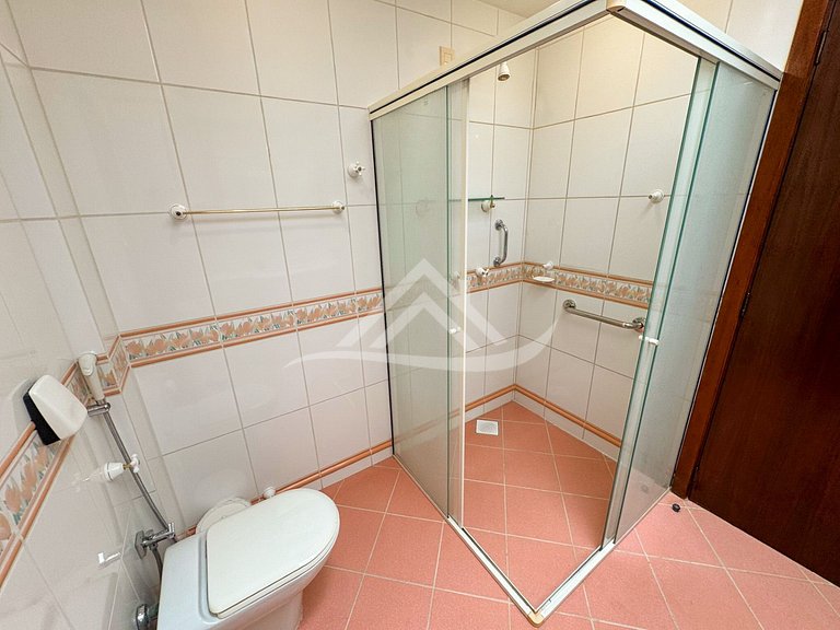 Mansão 1.000m² 200m da Praia Jurere Internacional