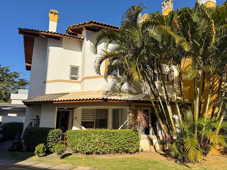 Condomínio Fechado Piscina 250m da Praia