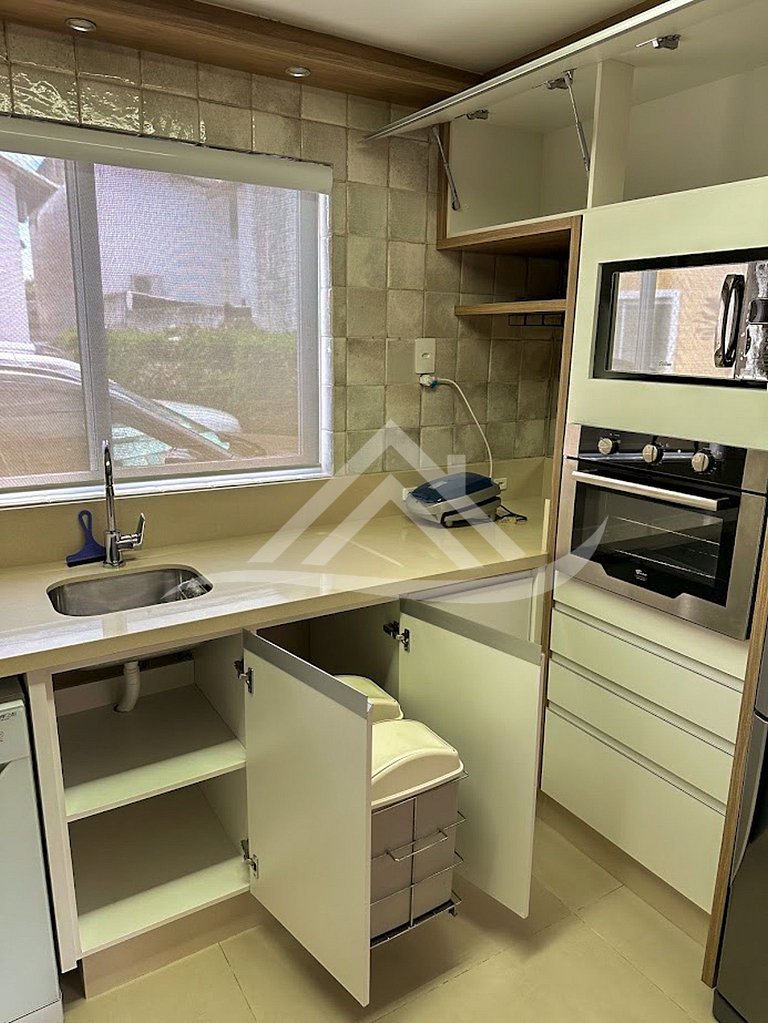 Condomínio Fechado Piscina 250m da Praia