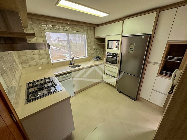 Condomínio Fechado Piscina 250m da Praia