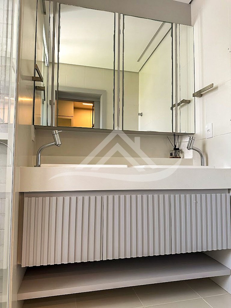 Condomínio Fechado Piscina 250m da Praia