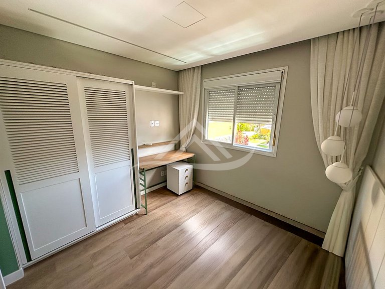 Condomínio Fechado Piscina 250m da Praia