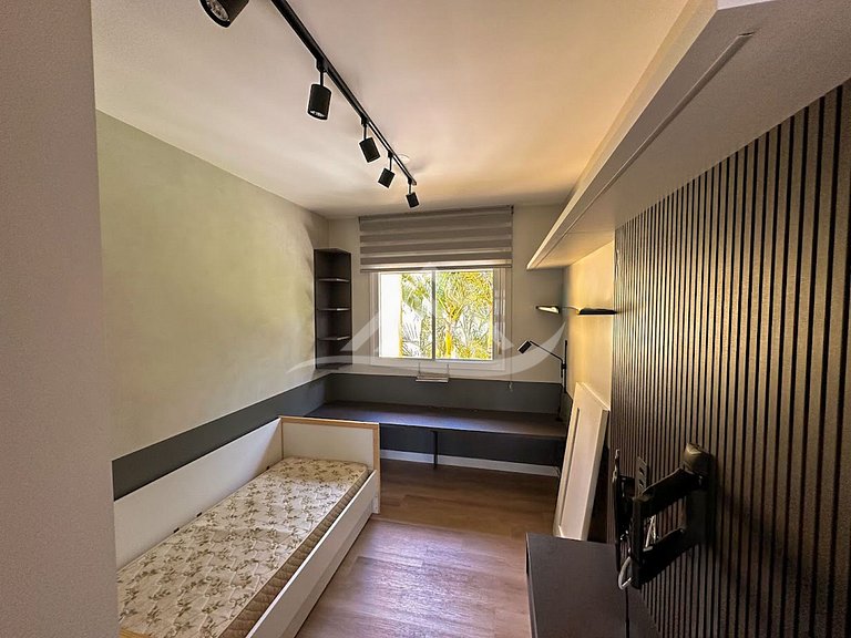 Condomínio Fechado Piscina 250m da Praia