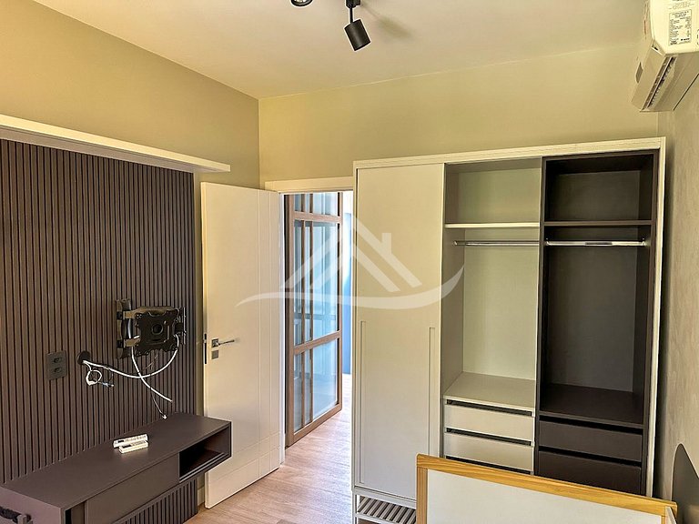 Condomínio Fechado Piscina 250m da Praia