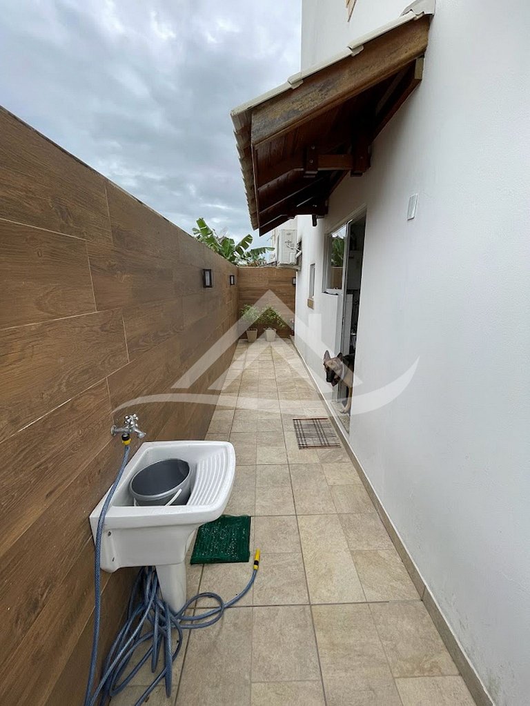 Condomínio Fechado Piscina 250m da Praia