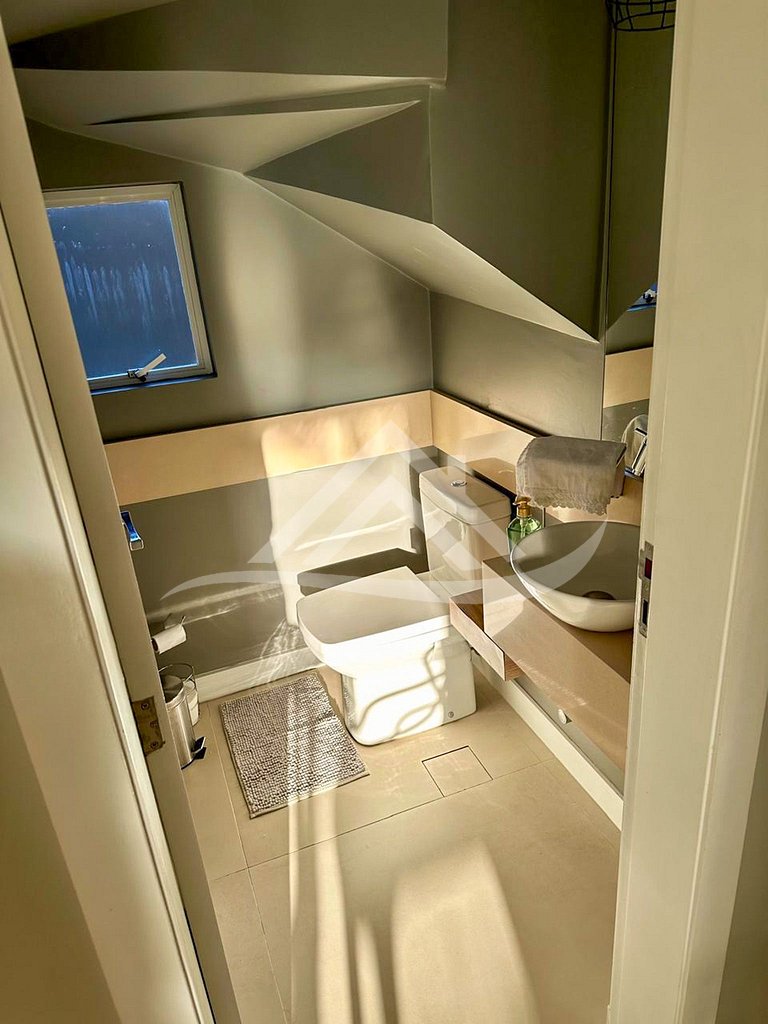 Condomínio Fechado Piscina 250m da Praia