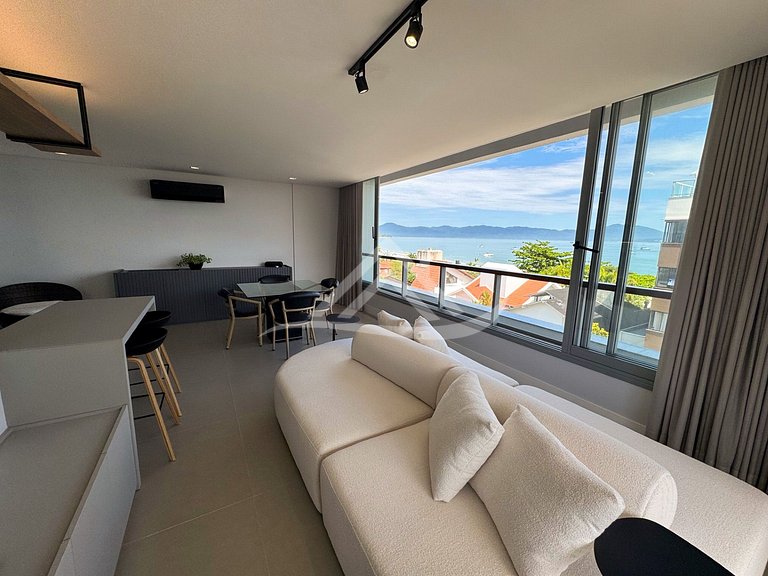 Sea View Apartment 50m from Jurerê Beach